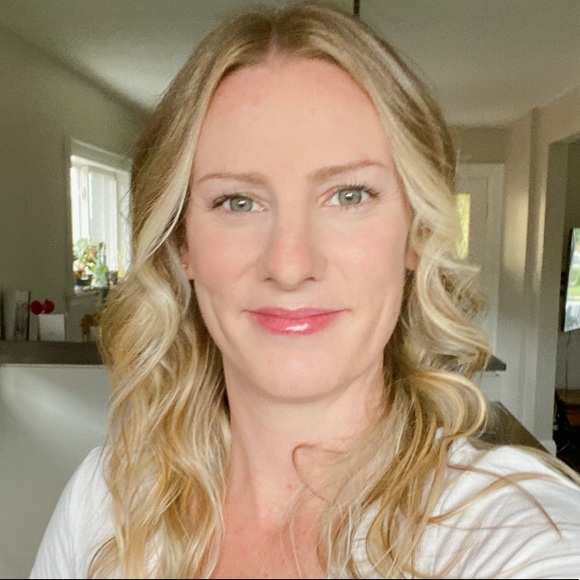 Meet your Posher, Heather - Picture 1 of 1